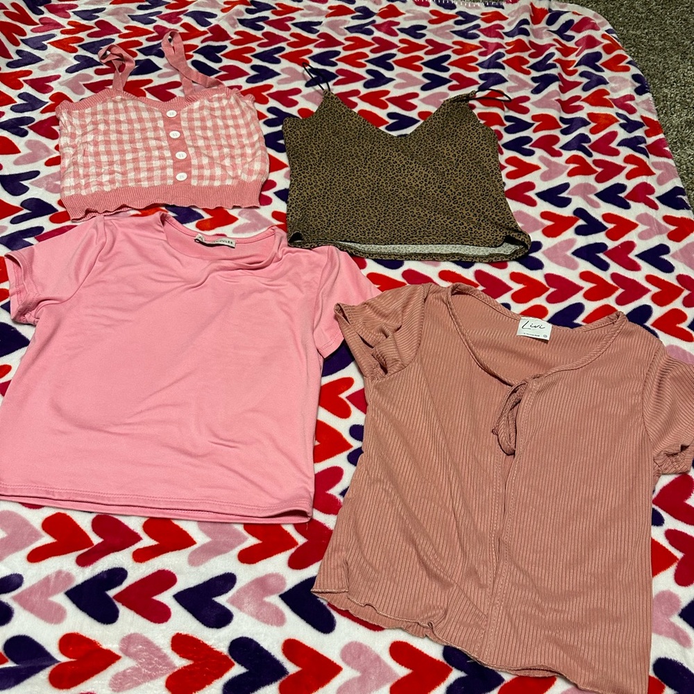 4 tops - Picture 2 of 5